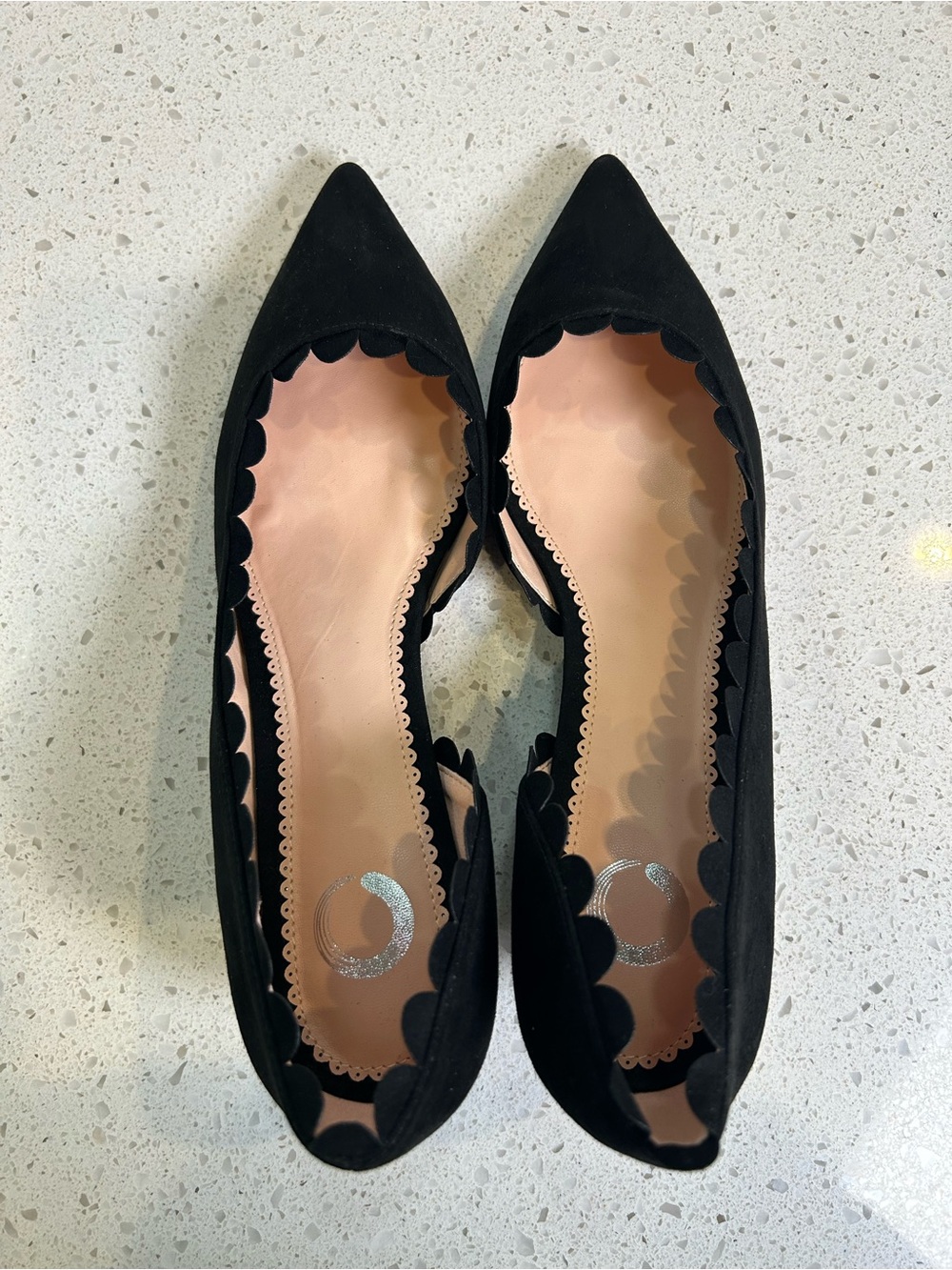 JOURNEE COLLECTION Black Scalloped Edge Taavi Pointed Toe Kitten Heel 8.5 - Picture 4 of 10